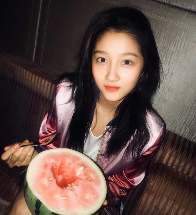 雪梨吃瓜娱乐说,揭秘娱乐圈幕后故事