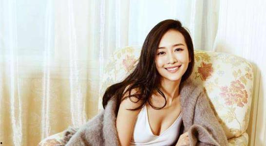 女配吃瓜娱乐圈文,娱乐圈女配的甜蜜瓜田之旅